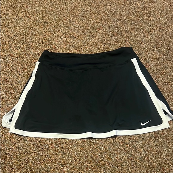 Nike Pants - Nike Drifit Black Skort w White Accents Size Small